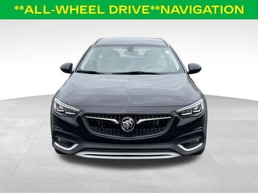 Ebony Twilight Metallic 2018 Buick Regal TourX Essence