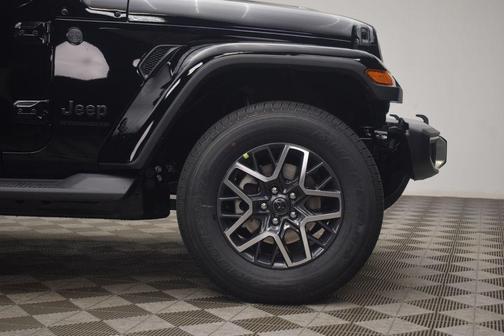 Black Clearcoat 2026 Jeep Wrangler Sahara