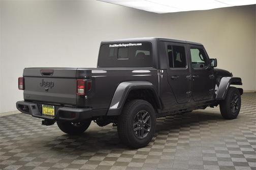 2025 Jeep Gladiator Sport