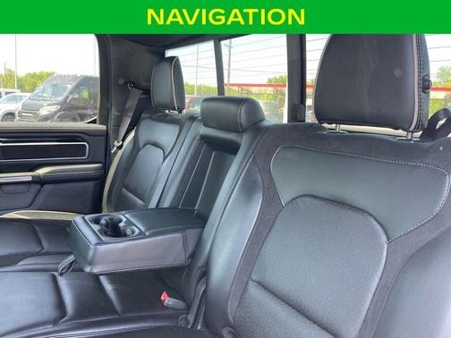 Bright White Clearcoat 2022 RAM 1500 Laramie