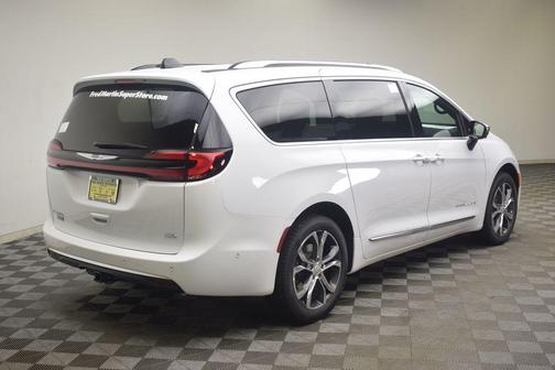 2026 Chrysler Pacifica Pinnacle