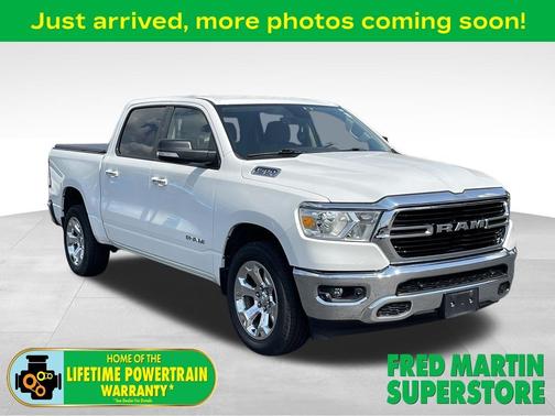 Bright White Clearcoat 2020 RAM 1500 Big Horn
