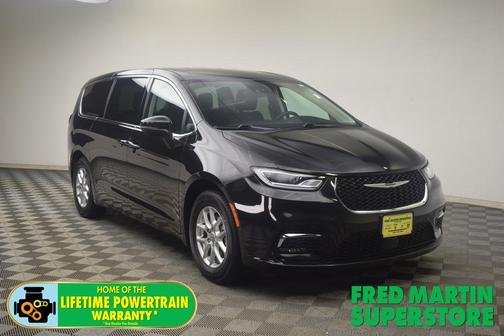 2023 Chrysler Pacifica Touring-L