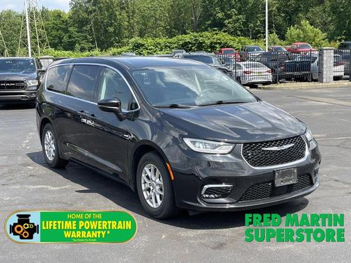 2023 Chrysler Pacifica Touring-L