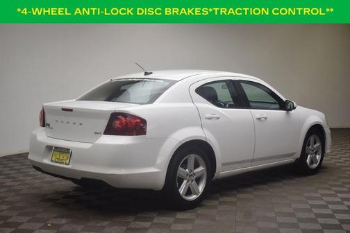 Bright White Clearcoat 2013 Dodge Avenger SXT