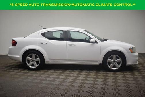Bright White Clearcoat 2013 Dodge Avenger SXT