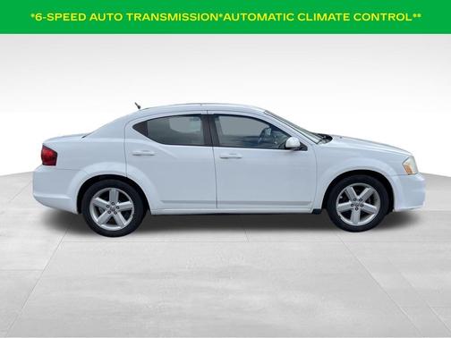 Bright White Clearcoat 2013 Dodge Avenger SXT