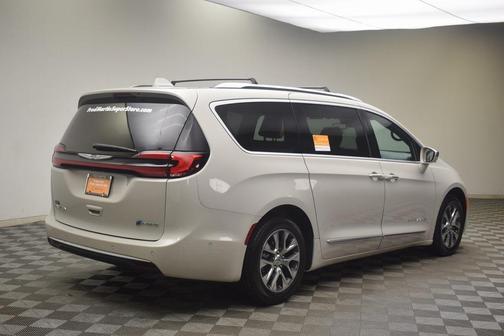 2021 Chrysler Pacifica Hybrid Pinnacle