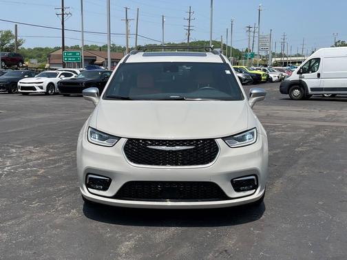2021 Chrysler Pacifica Hybrid Pinnacle