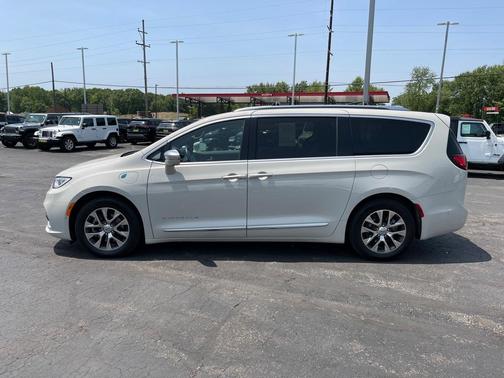 2021 Chrysler Pacifica Hybrid Pinnacle