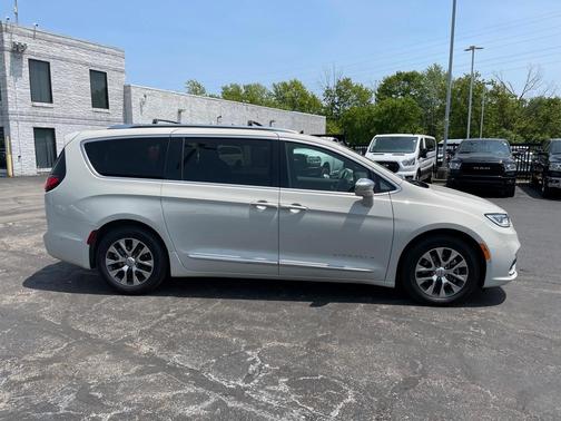 2021 Chrysler Pacifica Hybrid Pinnacle