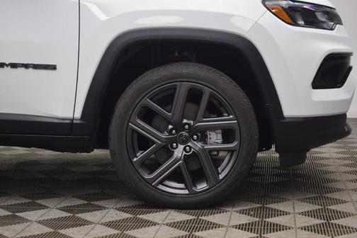 Bright White Clearcoat 2026 Jeep Compass Limited