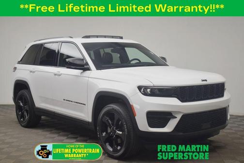 Bright White Clearcoat 2023 Jeep Grand Cherokee Altitude