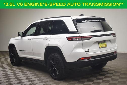Bright White Clearcoat 2023 Jeep Grand Cherokee Altitude