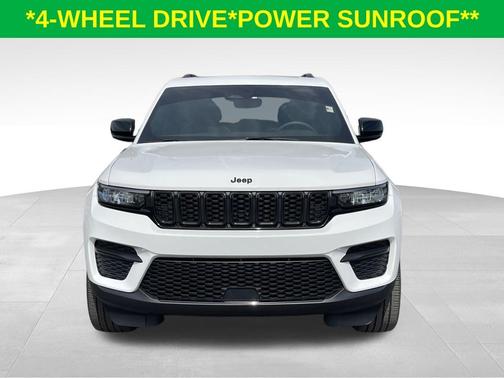 Bright White Clearcoat 2023 Jeep Grand Cherokee Altitude