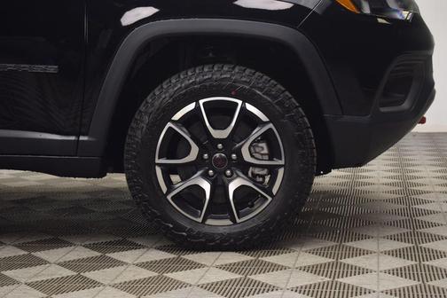 Diamond Black 2026 Jeep Compass Trailhawk