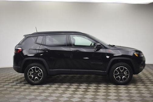 Diamond Black 2026 Jeep Compass Trailhawk
