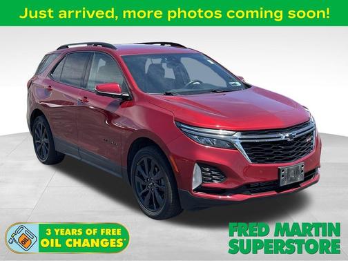 Cherry Red Tintcoat 2022 Chevrolet Equinox RS