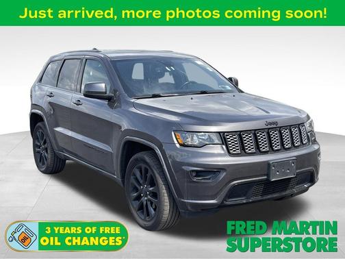 Granite Crystal Clearcoat Metallic 2020 Jeep Grand Cherokee Altitude