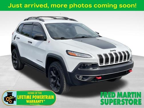 Bright White Clearcoat 2017 Jeep Cherokee Trailhawk