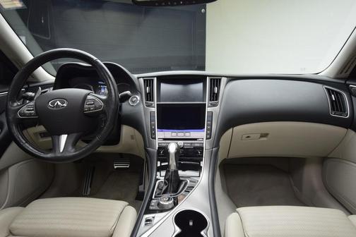 2015 INFINITI Q50 Sport
