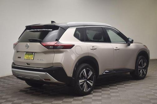 Brilliant Silver / Black 2022 Nissan Rogue Platinum