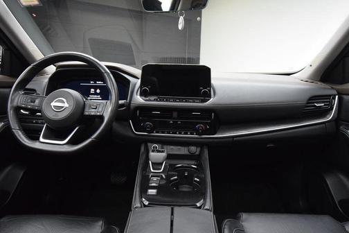 Brilliant Silver / Black 2022 Nissan Rogue Platinum