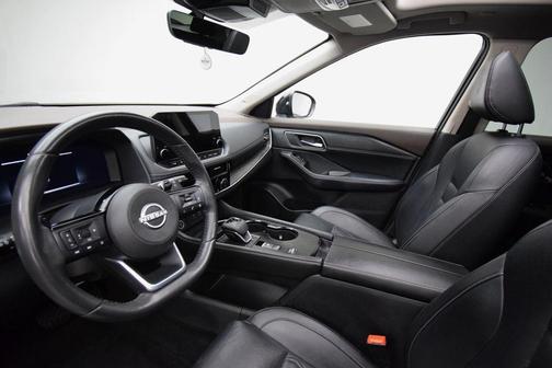 Brilliant Silver / Black 2022 Nissan Rogue Platinum