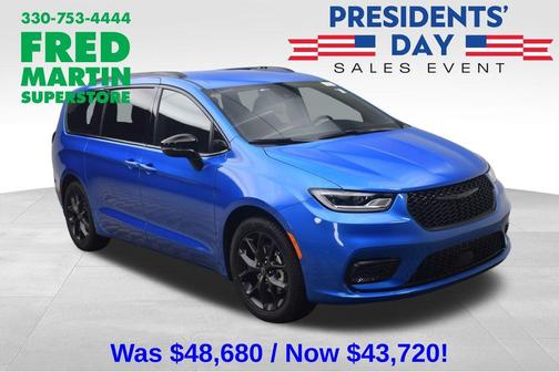 2026 Chrysler Pacifica Select