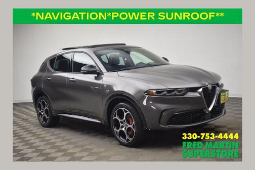 Metallic 2024 Alfa Romeo Tonale Ti
