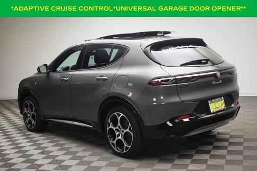Metallic 2024 Alfa Romeo Tonale Ti