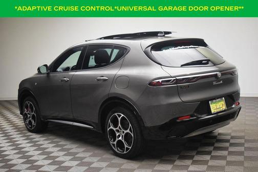 Metallic 2024 Alfa Romeo Tonale Ti