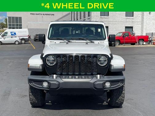 2022 Jeep Gladiator Sport