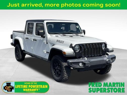 2022 Jeep Gladiator Sport