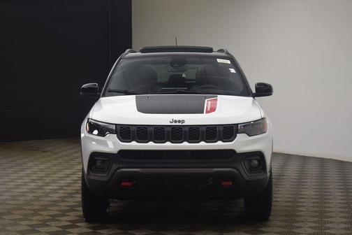 Bright White Clearcoat 2026 Jeep Compass Trailhawk