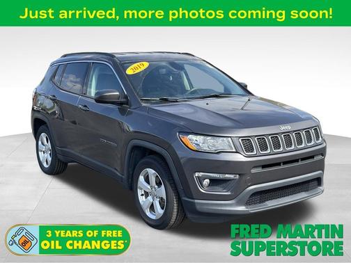 Granite Crystal Clearcoat Metallic 2019 Jeep Compass Latitude