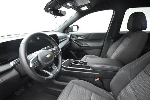 Mosaic Black Metallic 2025 Chevrolet Equinox LT