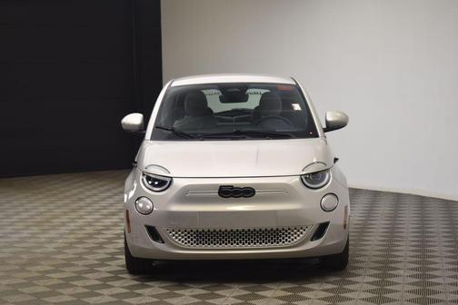 2025 FIAT 500e Base