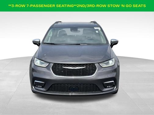 Granite Crystal Clearcoat Metallic 2023 Chrysler Pacifica Limited