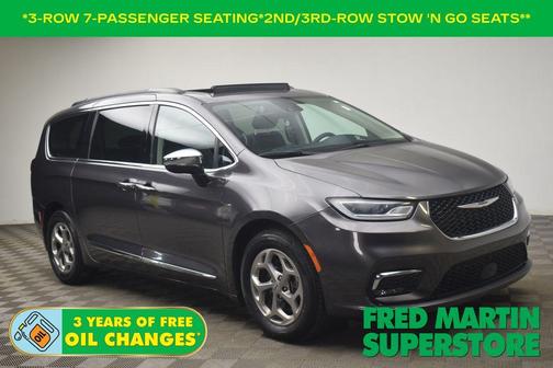 Granite Crystal Clearcoat Metallic 2023 Chrysler Pacifica Limited