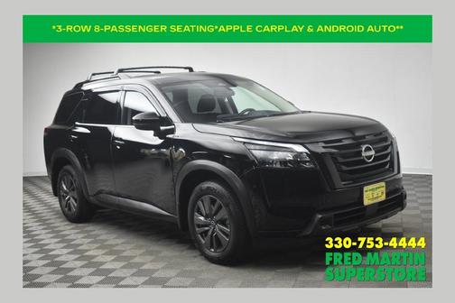 Black 2024 Nissan Pathfinder SV