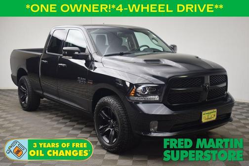Brilliant Black Crystal Pearlcoat 2017 RAM 1500 Sport
