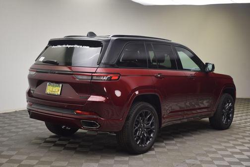 2025 Jeep Grand Cherokee Summit
