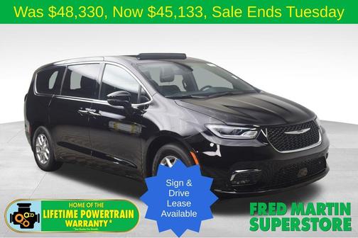 2026 Chrysler Pacifica Select