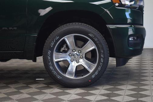 Serrano Red 2026 RAM 1500 Express