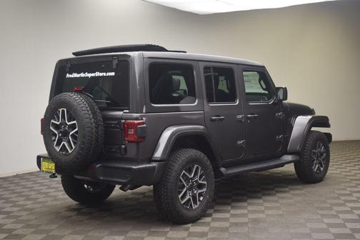 Granite Crystal Clearcoat Metallic 2026 Jeep Wrangler Sahara