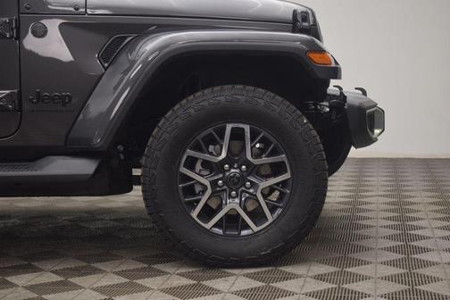 Granite Crystal Clearcoat Metallic 2026 Jeep Wrangler Sahara