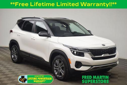 Clear White / Black Roof 2021 Kia Seltos S