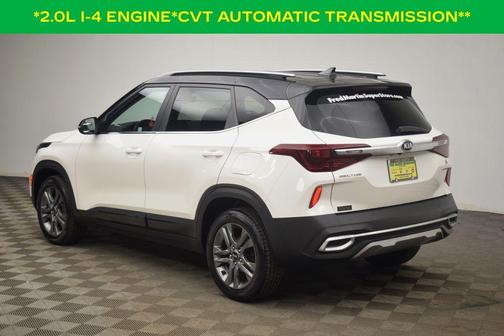 Clear White / Black Roof 2021 Kia Seltos S