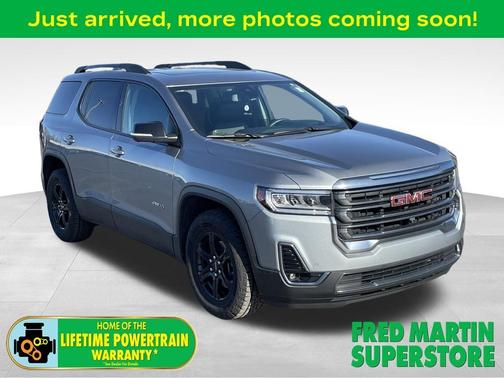 2023 GMC Acadia AT4